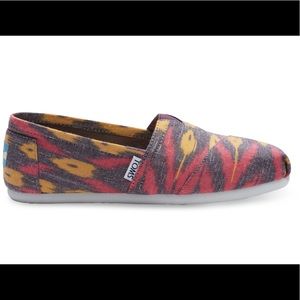 TOMS Pink Multi Canvas Ikat Classic Shoe size 6.5